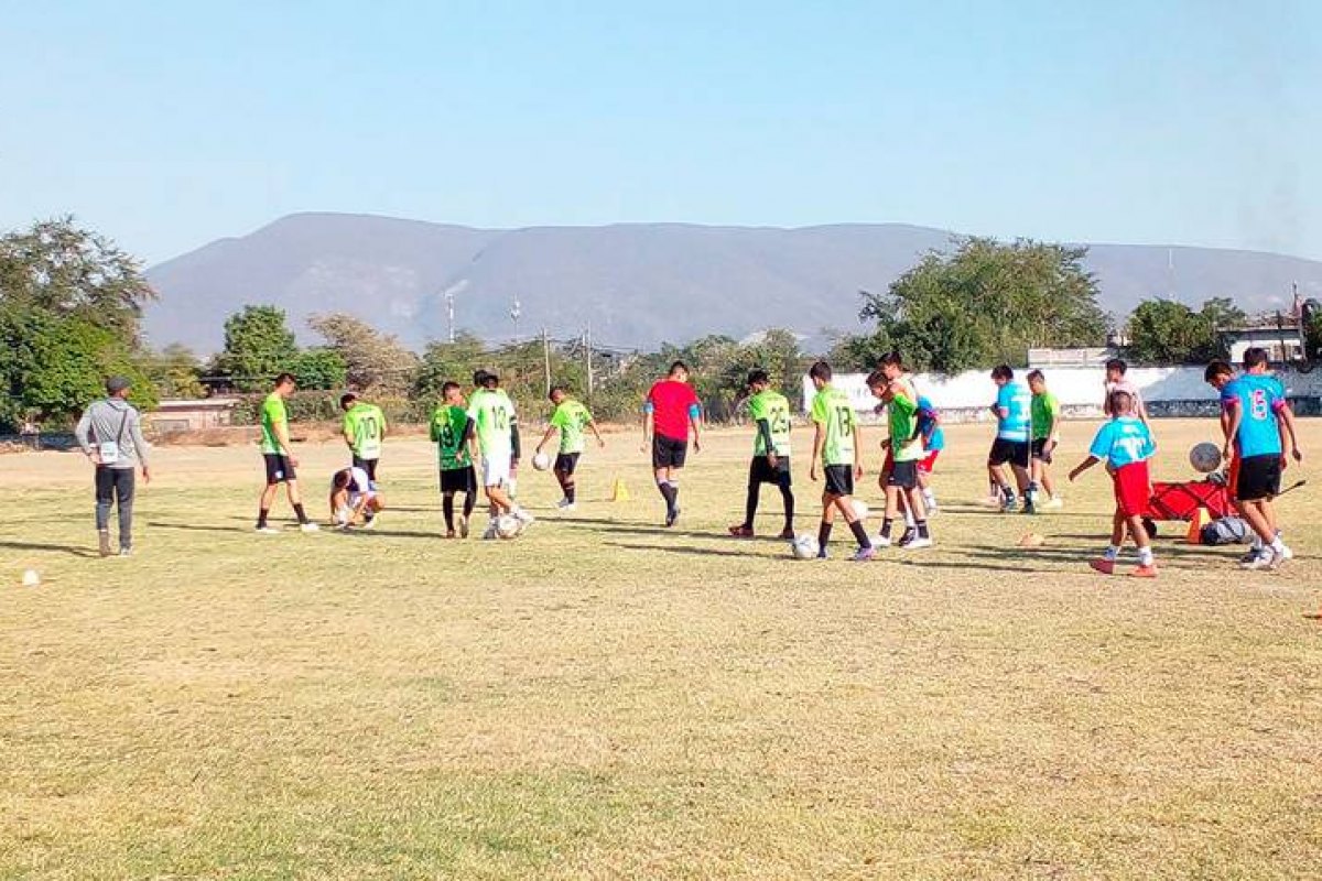Morelense prepara equipo de Cocula para Copa Telmex Telcel